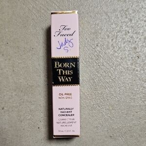 Too Faced Born This Way Concealer - light